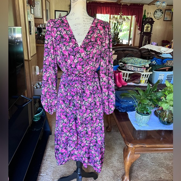 Boohoo Dresses & Skirts - Boohoo Floral Long Sleeve Dress - Pink and Purple